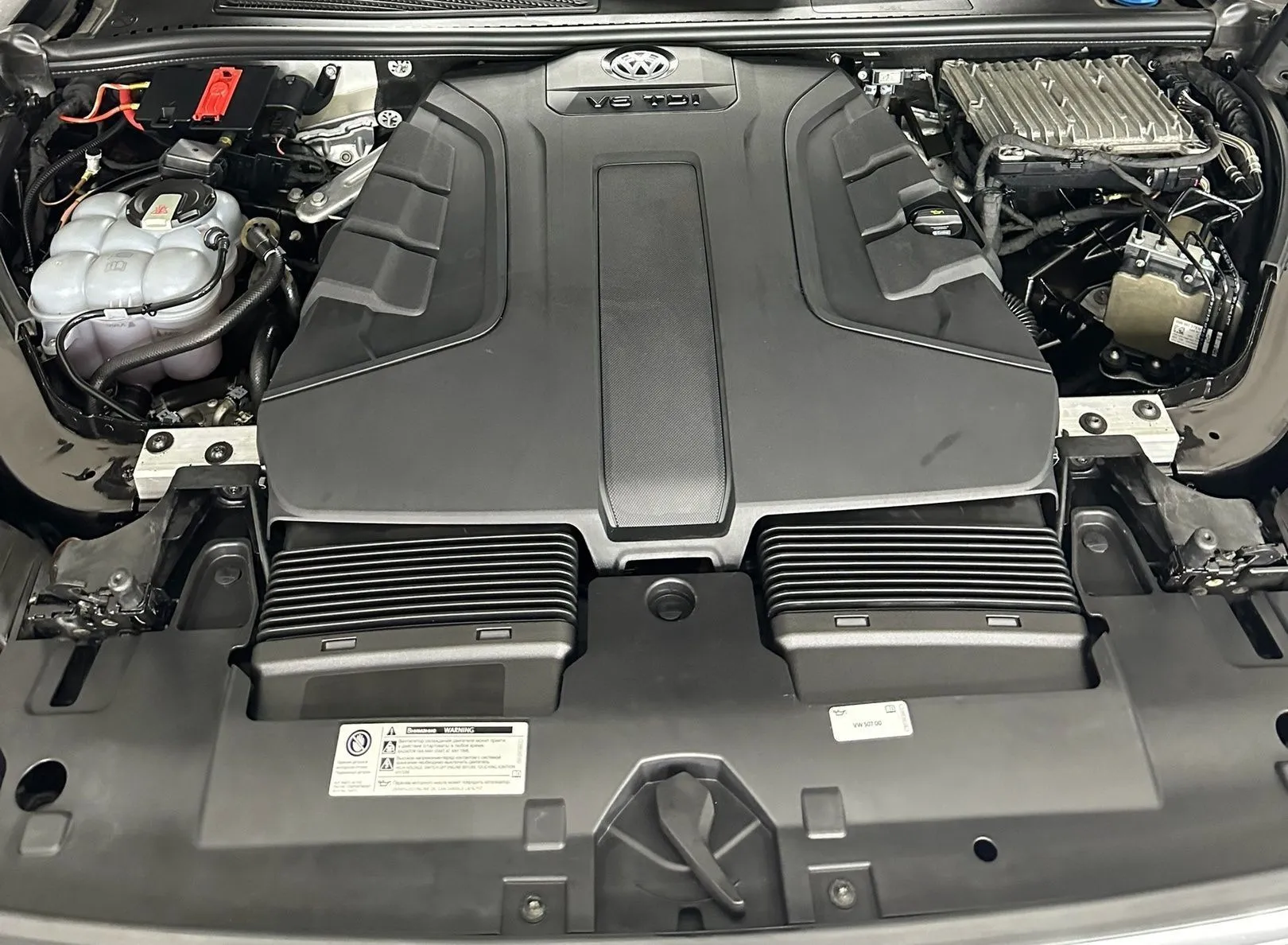 Химчистка подкапотного пространства Volkswagen Touareg