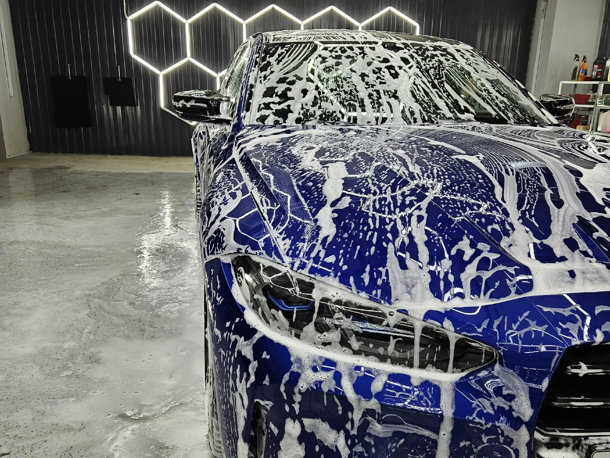 Детейлинг-мойка BMW