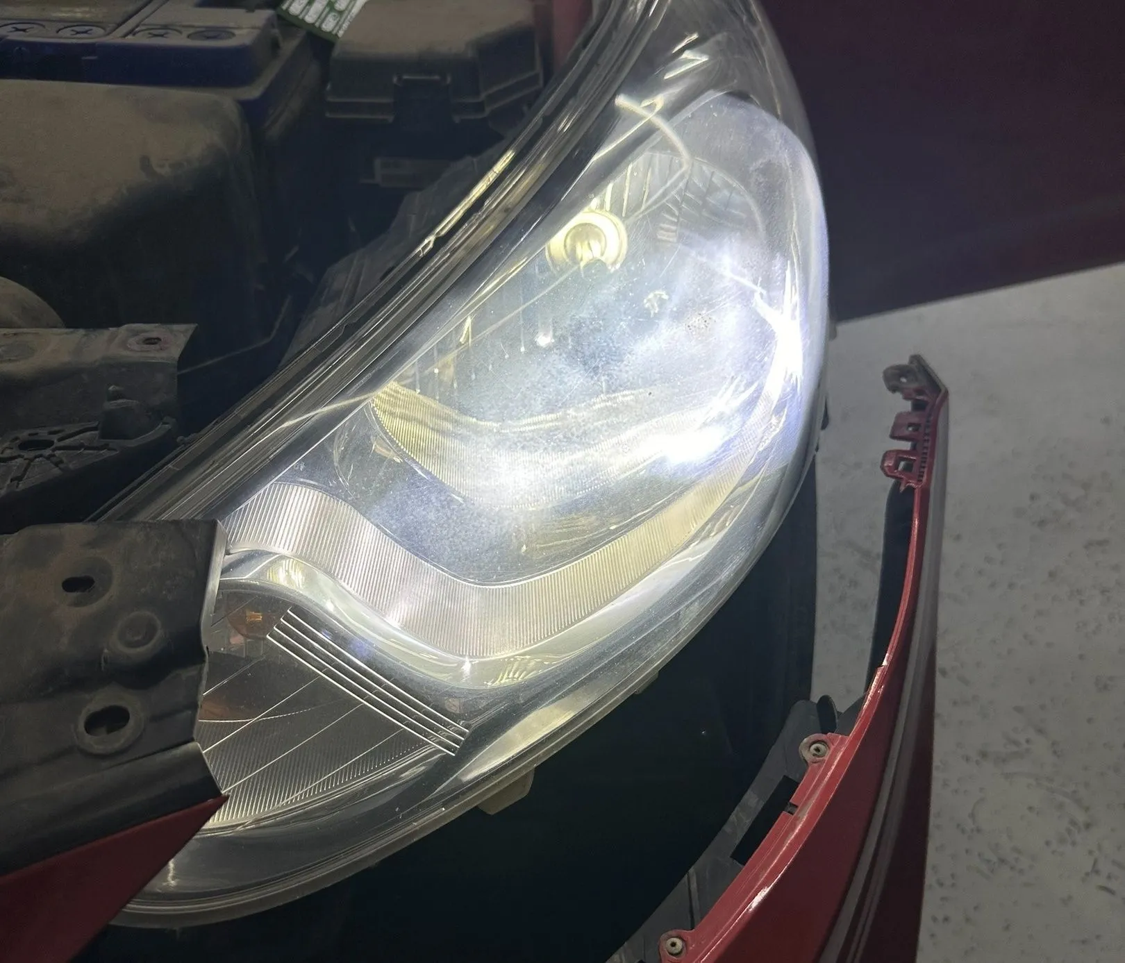 Установка Bi-LED оптики Hyundai Solaris 